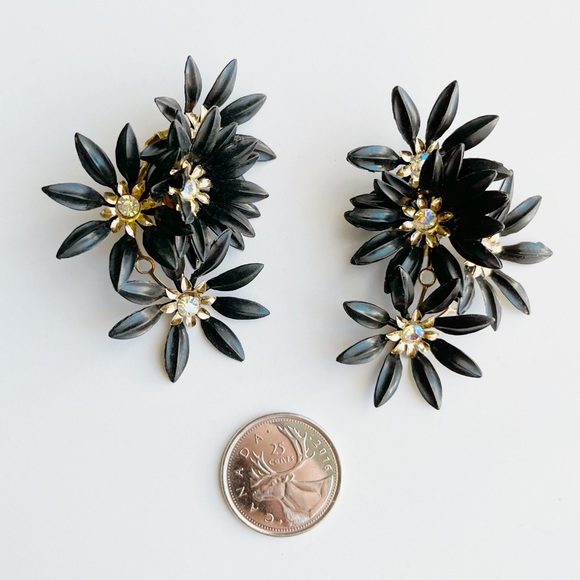 Vintage Signed Coro Black Flower Earrings - Picture 3 of 6